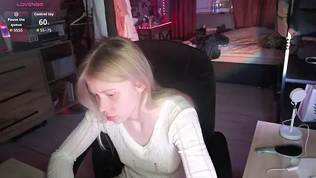 mollydollka online show from 12/01/25, 01:56