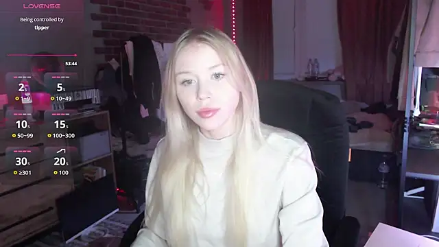 mollydollka online show from 11/23/25, 03:11