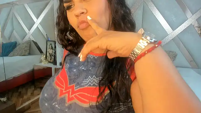 lathiffa online show from 01/12/26, 02:18