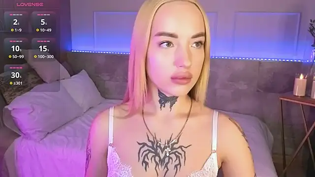 MarquiseMuse online show from 12/16/25, 05:55