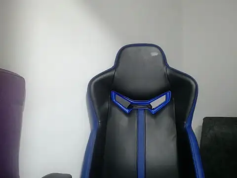 Snapshot of luisa_homes chatting on 12/20/25, 11:51 luisa homes online show from 12/20/25, 11:51