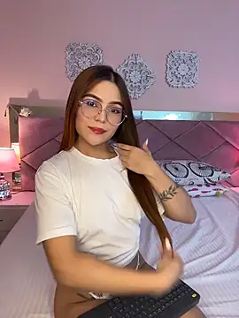 Snapshot of VictoriaLasse chatting on 04/30/26, 02:35 VictoriaLasse online show from 04/30/26, 02:35