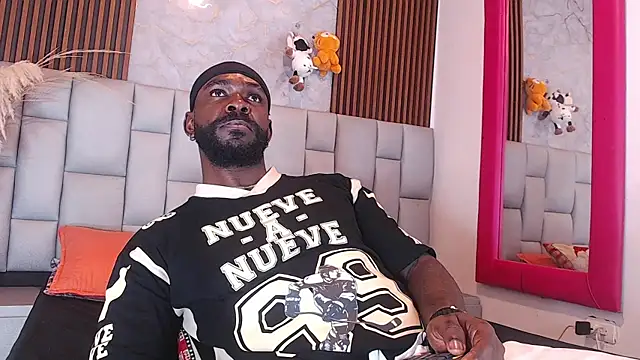 BlackEmperador online show from 12/18/25, 04:50