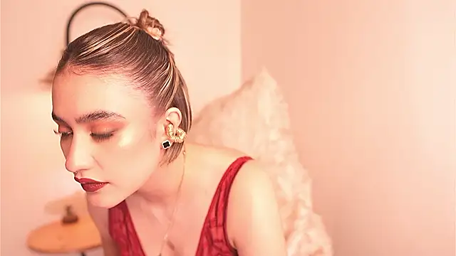 Mackenzie Lia online show from 02/14/26, 01:50