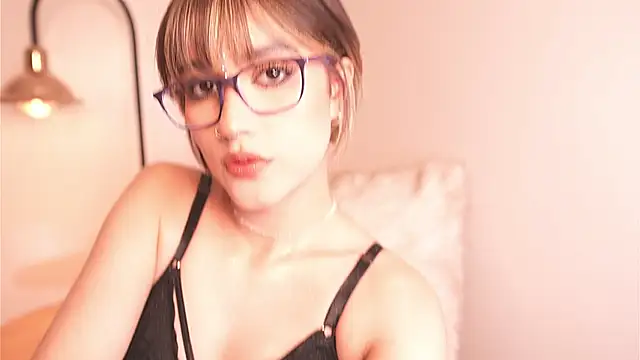 Mackenzie Lia online show from 02/18/26, 07:54