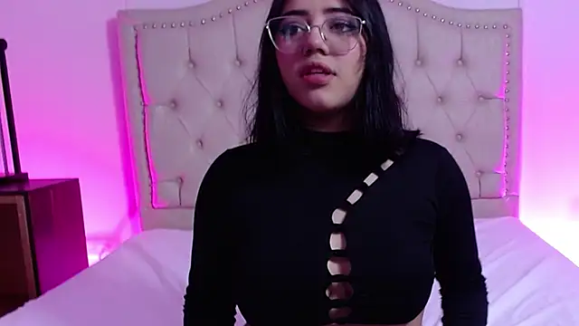 Lia Lean online show from 11/29/25, 11:32