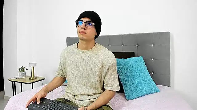 eren jeager online show from 01/07/26, 08:14