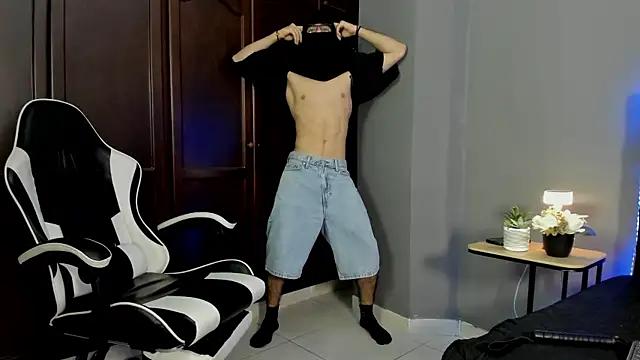 eren jeager online show from 04/05/26, 01:34