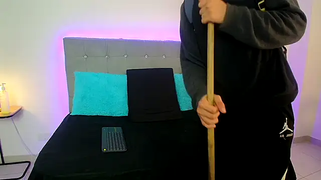 eren jeager online show from 12/13/25, 08:04