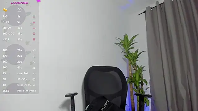 Catty Noir online show from 11/27/25, 09:37