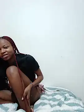 VirginPrincess06 online show from 05/18/26, 02:11