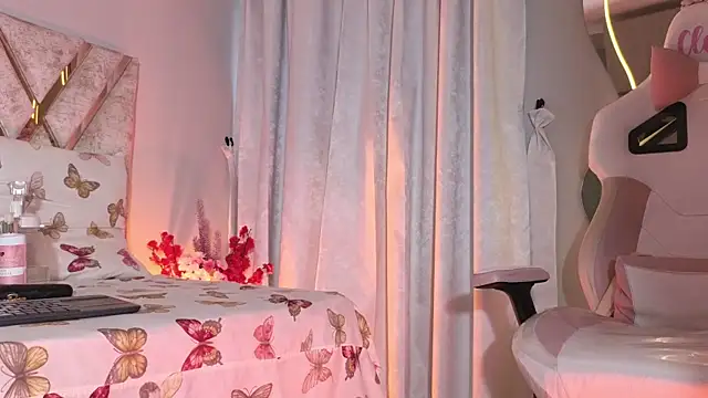 cloesweety  online show from 11/23/25, 10:09