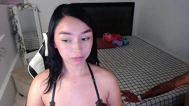 Ariel Laurentt online show from 06/19/26, 04:18