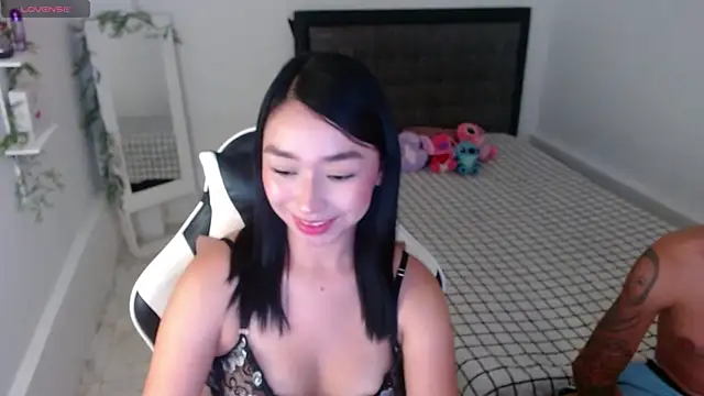 Ariel Laurentt online show from 07/03/26, 02:18