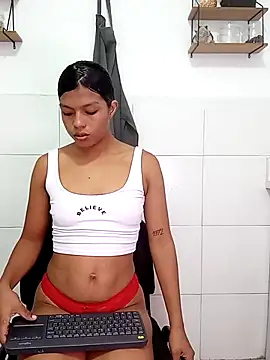 luna    online show from 11/26/25, 08:53