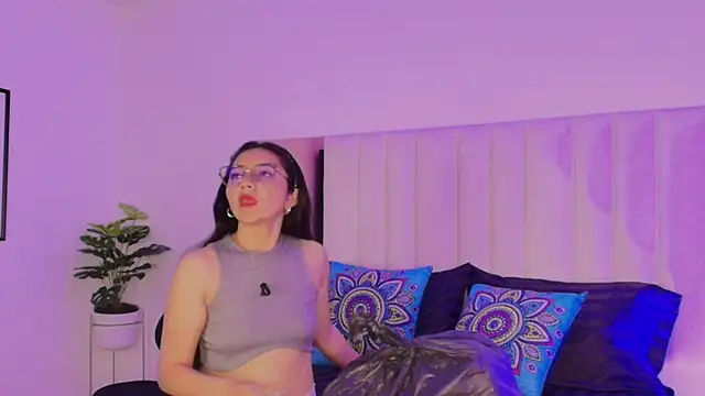 Mara Wolf01 online show from 12/15/25, 08:36