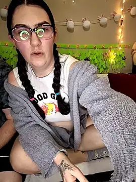 LaylaLucis online show from 04/10/26, 03:46