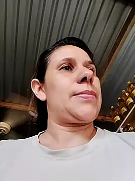 Snapshot of MIA-LARIOS chatting on 04/08/26, 02:07 MIA-LARIOS online show from 04/08/26, 02:07