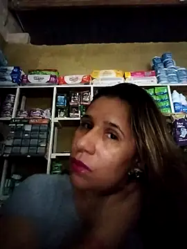 Snapshot of MIA-LARIOS chatting on 04/15/26, 10:43 MIA-LARIOS online show from 04/15/26, 10:43