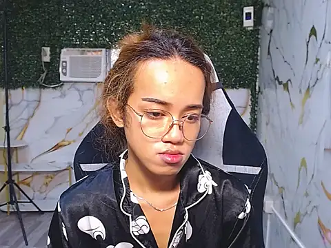 imadriana12 online show from 11/27/25, 06:25