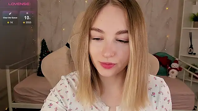 Shy Polly online show from 12/15/25, 12:05