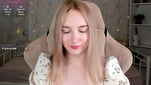 Shy Polly online show from 04/14/26, 12:04