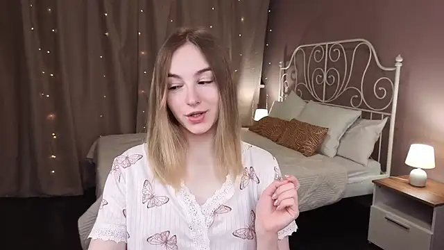 Shy Polly online show from 02/06/26, 12:06