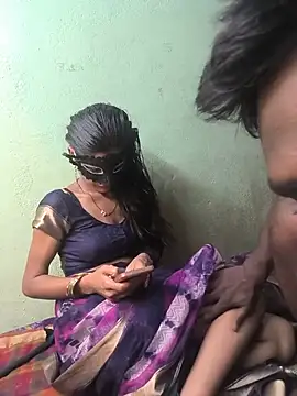 Snapshot of Laxmidevi000 chatting on 06/04/26, 04:11 Laxmidevi000 online show from 06/04/26, 04:11