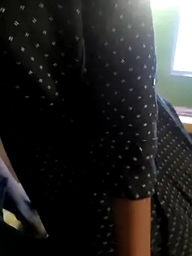 Laxmidevi000 online show from 04/19/26, 06:36