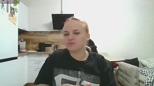 Pamella Loid online show from 12/19/25, 01:02