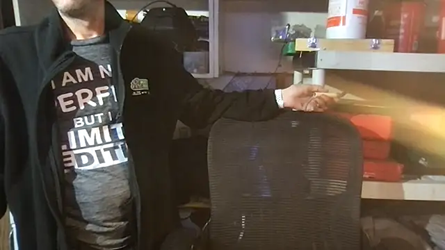 Snapshot of SinlessFreedom7 chatting on 02/10/26, 12:37 SinlessFreedom7 online show from 02/10/26, 12:37