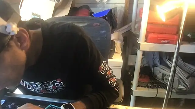 Snapshot of SinlessFreedom7 chatting on 02/07/26, 06:05 SinlessFreedom7 online show from 02/07/26, 06:05