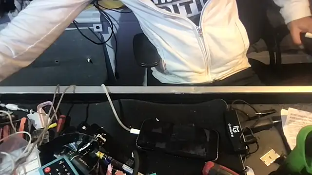 Snapshot of SinlessFreedom7 chatting on 02/11/26, 12:43 SinlessFreedom7 online show from 02/11/26, 12:43