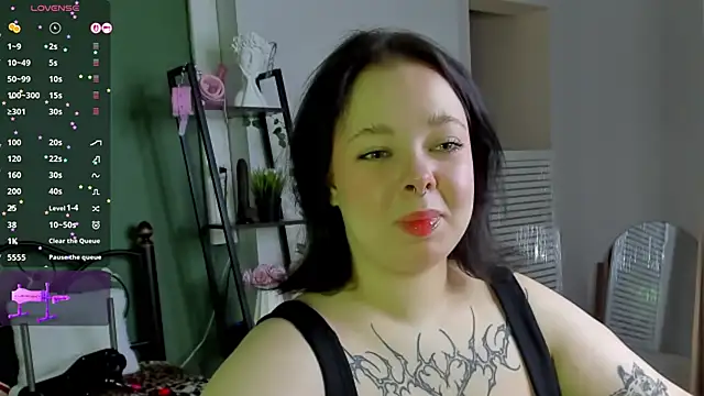 Snapshot of Vlada_vv chatting on 04/12/26, 06:38 Vlada vv online show from 04/12/26, 06:38