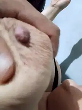 paoandjoe1010 online show from 11/22/25, 11:42