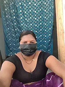 Snapshot of Desicouple1706 chatting on 12/15/25, 05:02 Desicouple1706 online show from 12/15/25, 05:02