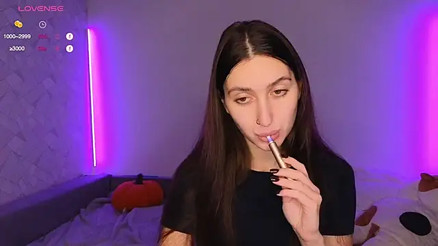 Snapshot of KikkyMi chatting on 11/28/25, 08:20 KikkyMi online show from 11/28/25, 08:20