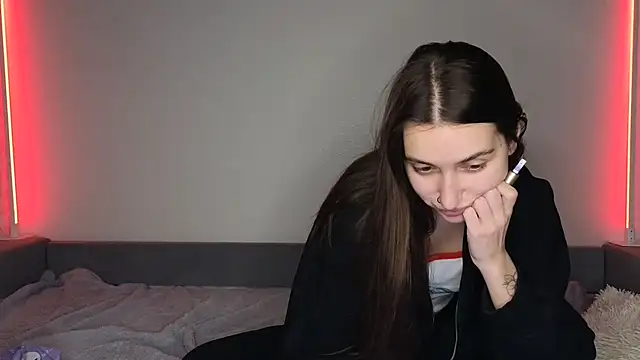 Snapshot of KikkyMi chatting on 12/13/25, 08:04 KikkyMi online show from 12/13/25, 08:04