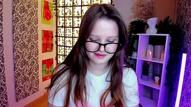 Lana Moon   online show from 12/03/25, 09:42