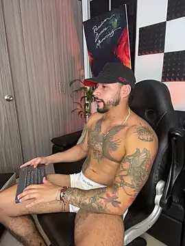 NikoHank online show from 12/16/25, 04:28