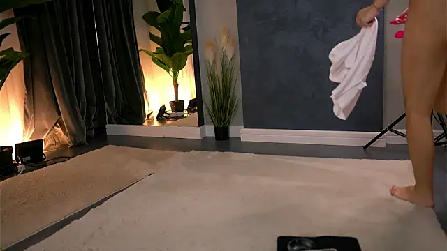 AishleyBee online show from 04/08/26, 11:01