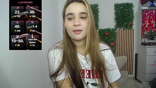 Snapshot of Karol_Stones chatting on 11/23/25, 05:45 Karol Stones online show from 11/23/25, 05:45