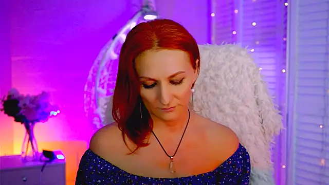 DianaTorrens online show from 12/05/25, 09:52