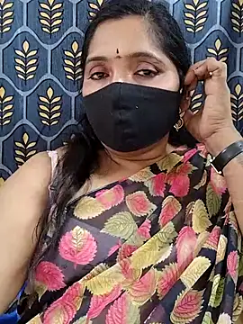 Snapshot of Soni-queen chatting on 11/21/25, 04:39 Soni-queen online show from 11/21/25, 04:39