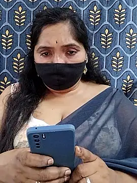 Snapshot of Soni-queen chatting on 11/22/25, 07:13 Soni-queen online show from 11/22/25, 07:13