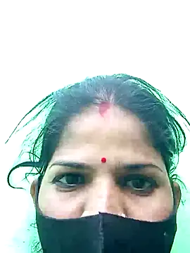 Snapshot of Hot_kire chatting on 12/16/25, 10:08 Hot kire online show from 12/16/25, 10:08