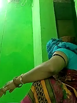 Snapshot of Hot_kire chatting on 12/18/25, 05:34 Hot kire online show from 12/18/25, 05:34