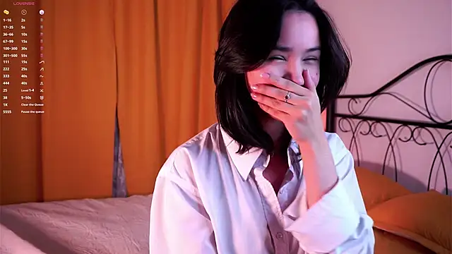 StaciaBratz online show from 11/23/25, 07:13