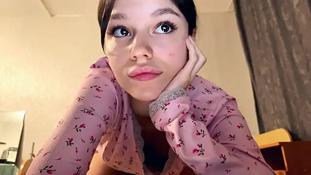 StacieGregoreski online show from 11/22/25, 04:17