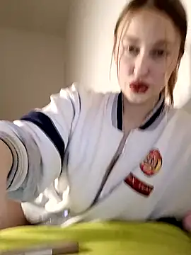 Snapshot of Susiee_Redd chatting on 02/23/26, 11:16 Susiee Redd online show from 02/23/26, 11:16